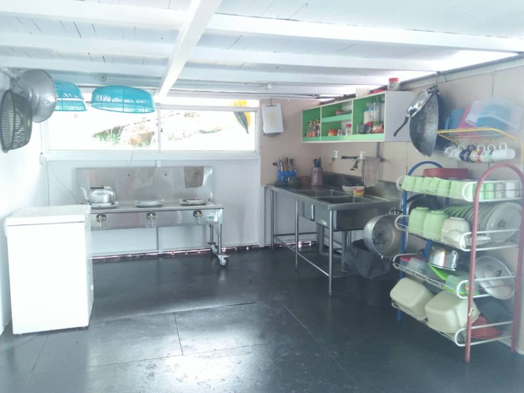 Square Kenyir Houseboat 1 (2)