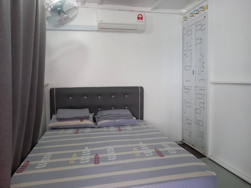 Square Kenyir Houseboat 2 (2)